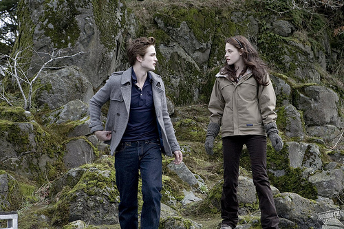 Bella-and-Edward-3-edward-and-bella-6378413-500-333