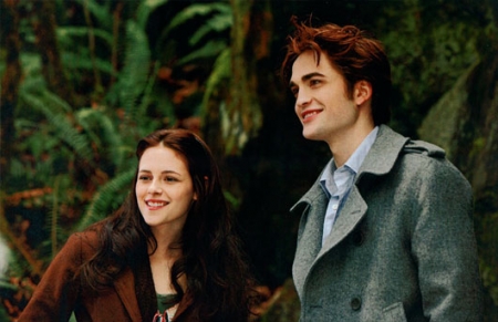 bella-edward-in-woods